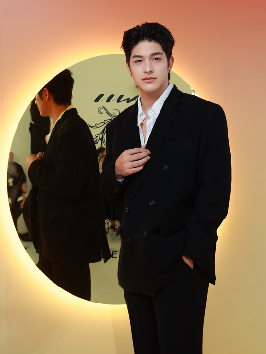 รับรางวัลแพรว2025ดารา