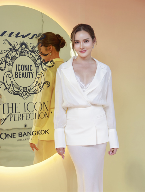 รับรางวัลแพรว2025ดารา