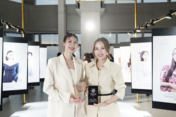 รับรางวัลแพรว2025รวมหมอ